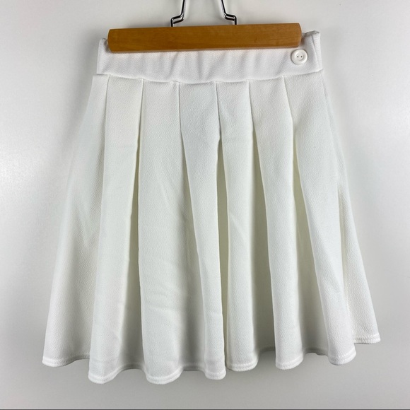 NWT PRETTYLITTLETHING White Tennis Skirt Stretch - Picture 3 of 9